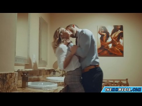 ❤️ Бүкіл аққұба сізді қоғамдық дәретханада азғырғанда Үйдегі порно kk.sexogolic-info.ru ☑